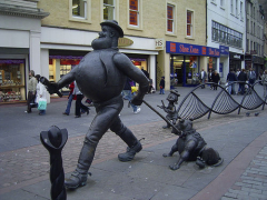 Desperate Dan and Dawg statue, Dundee, Scotland