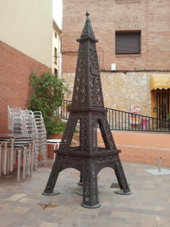 Replica de la Torre Eiffel en Andorra, Arag&oacute;n