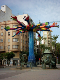 Monument al Menaoret, Castell&oacute;